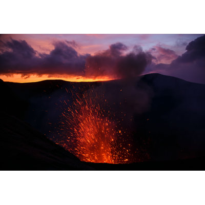 " Eruption Yasur Vulcano " by Naiveangel