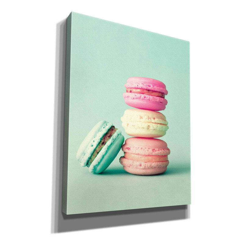 «Savorey French Macarons» par Incado, reproduction sur toile tendue, L 26 po x H 34 po