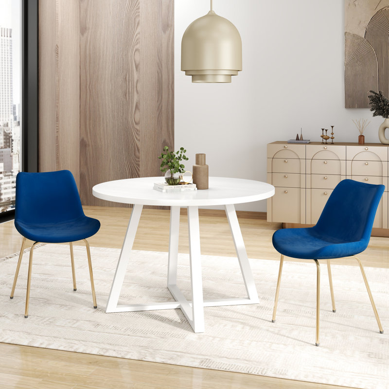 Salle à manger avec base ronde - table à tréteaux et deux choix de sièges luxueux
