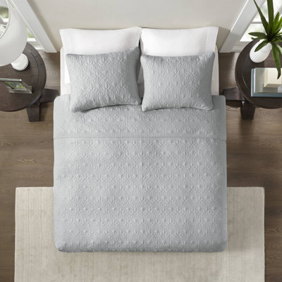 Quebec Reversible Quilt Set