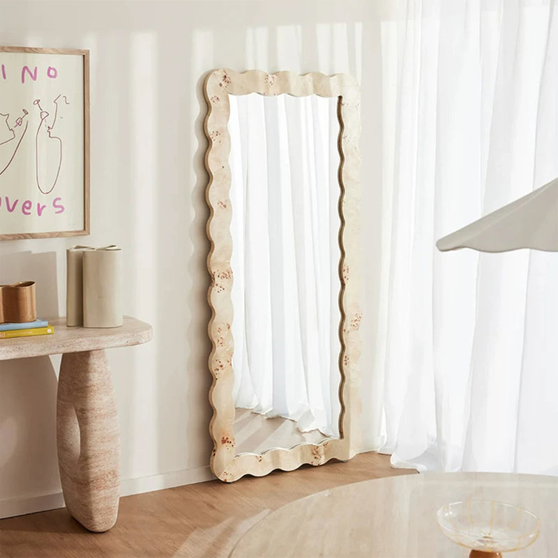 Miroirs pleine grandeur en bois manufacturé de forme libre, H 66,93 po x l 27,56 po