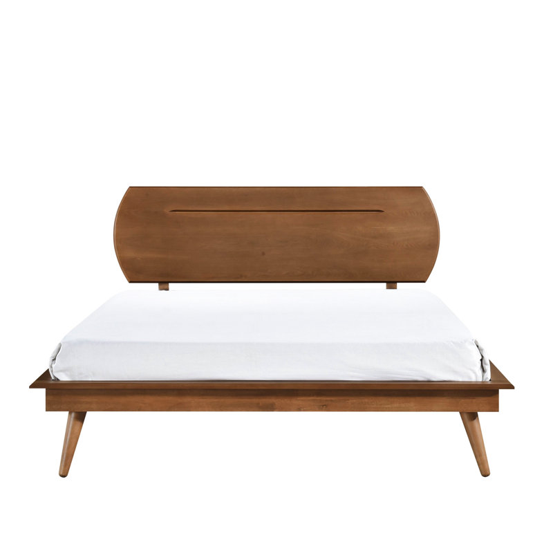 Chambre avec grand lit plateforme et tête de lit ovale en bois brun, Grand lit