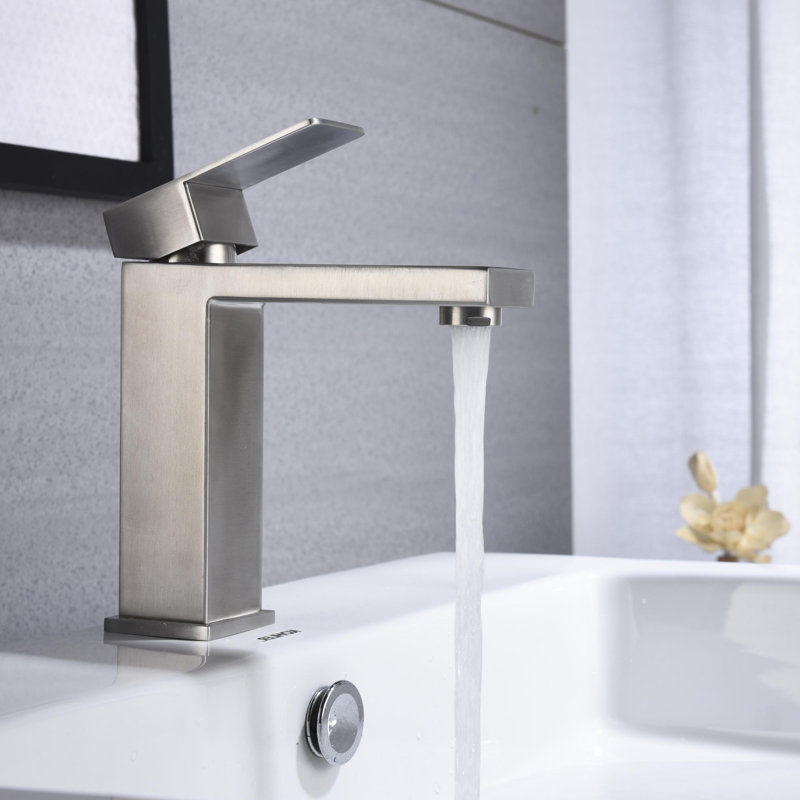 Robinet de salle de bain à un trou