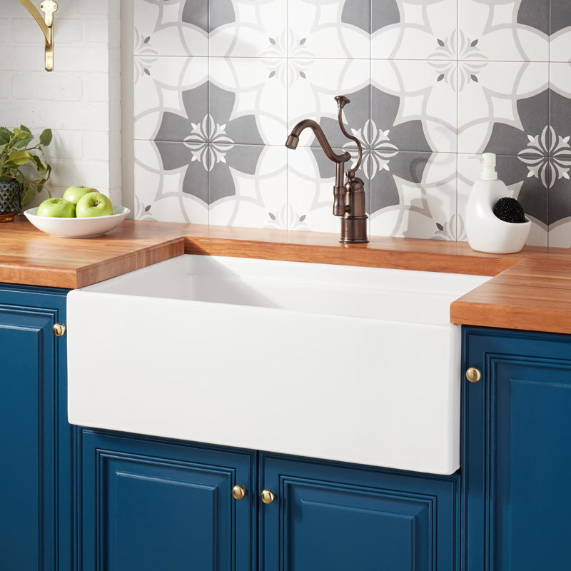 Brumfield 30'' White Fireclay Farmhouse Kitchen Sink