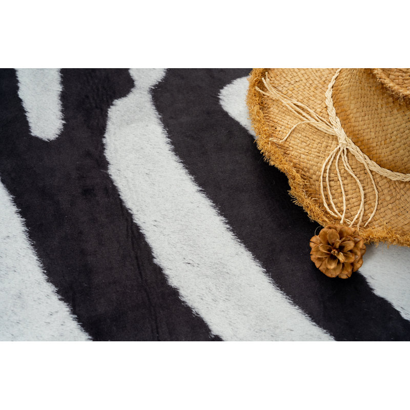 Tapis noir / blanc Robb, Rectangle 6 pi 2 po x 8 pi
