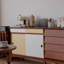 Buffet de style rétro et minimaliste-131661597