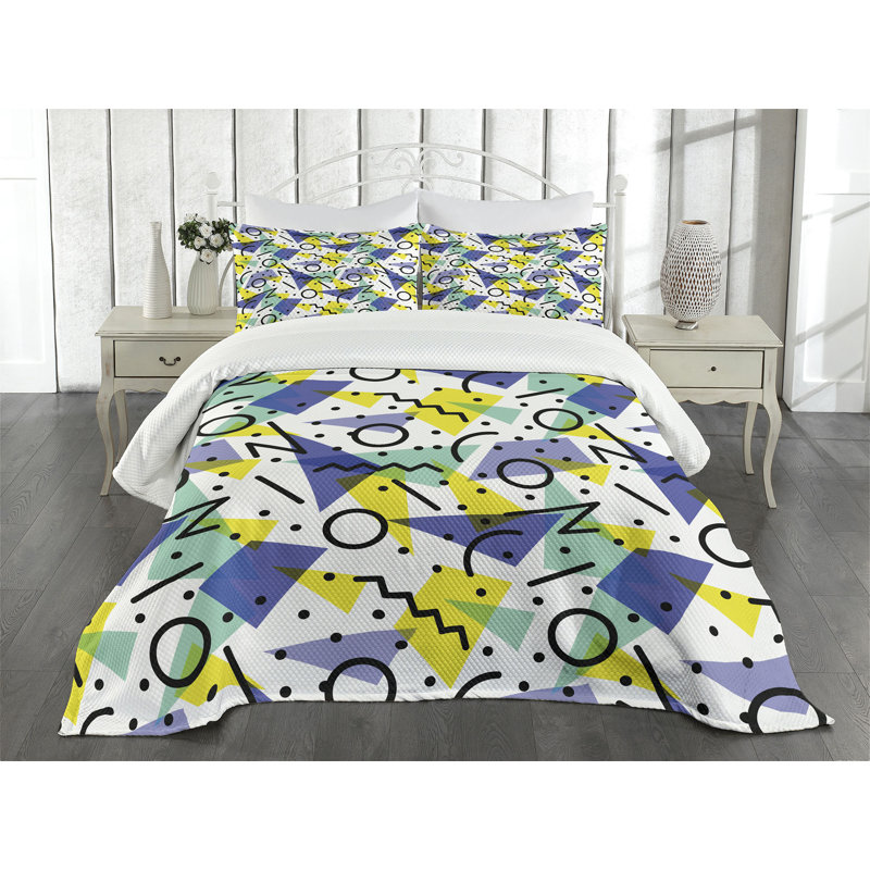 Black Quilted Queen Bedspread Set with Pillow Shams