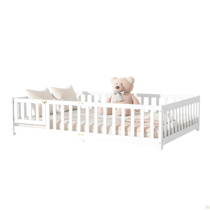 Lit double pleine grandeur avec clôture et porte, lit en bois d'hévéa avec garde-corps de sécurité, Lit double, Blanc