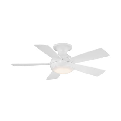 Ventilateur de plafond encastré intelligent à 5 pales Odyssey avec télécommande et ensemble d'éclairage à DEL inclus