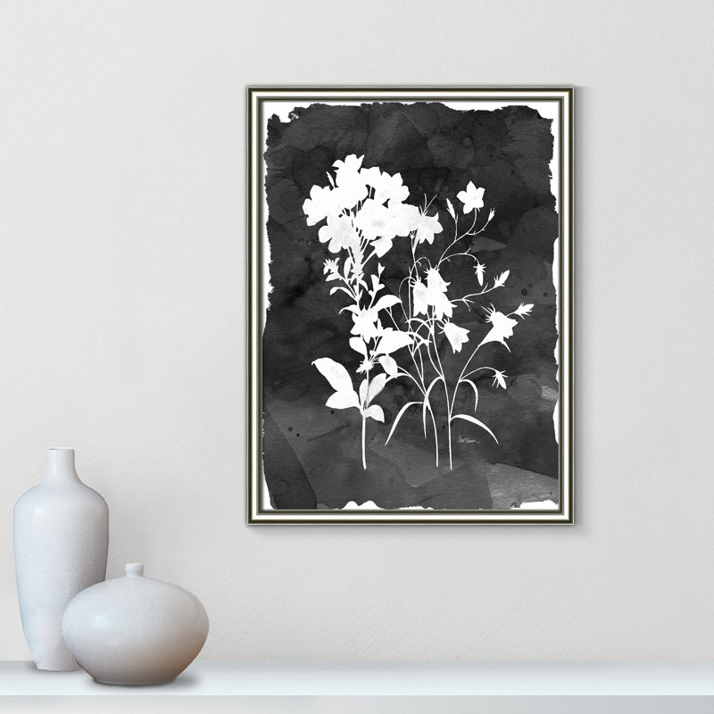 «Black Botanical II» par Carol Robinson - reproduction de photo sur papier encadrée, H 24,25 po x l 18,25 po x P 0,88 po