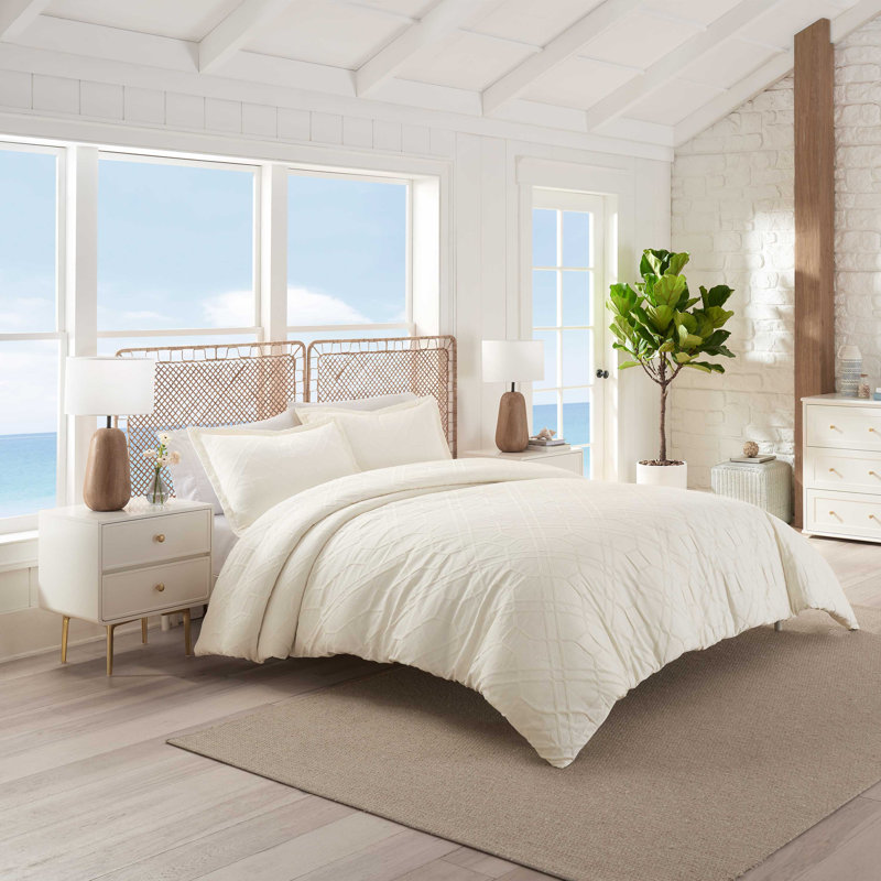 Southern Tide Savannah Ivory Comforter Set, Queen Comforter + 2 Standard Pillow Shams