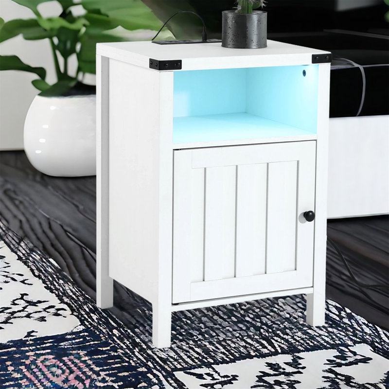 Tamworth 15.75'' W Nightstand, White
