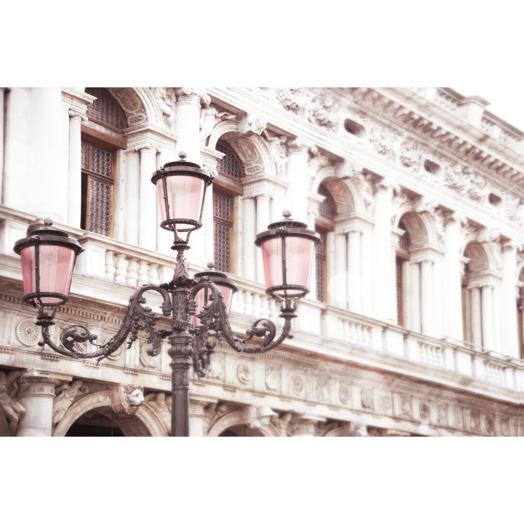 Leinwandbild Venice Pink Lanterns I von Sonja Quintero