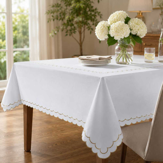 Nappe à bord festonné doré Whisper Weave, 70 po x 180 po