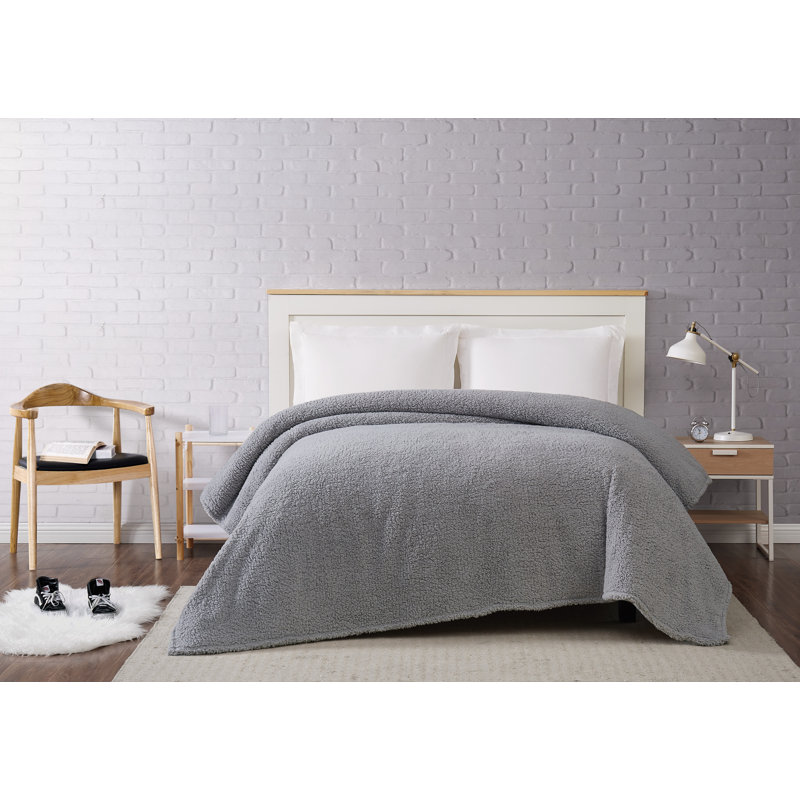 Brooklyn Loom Full Grey Faux Fur Sherpa Bed Blanket
