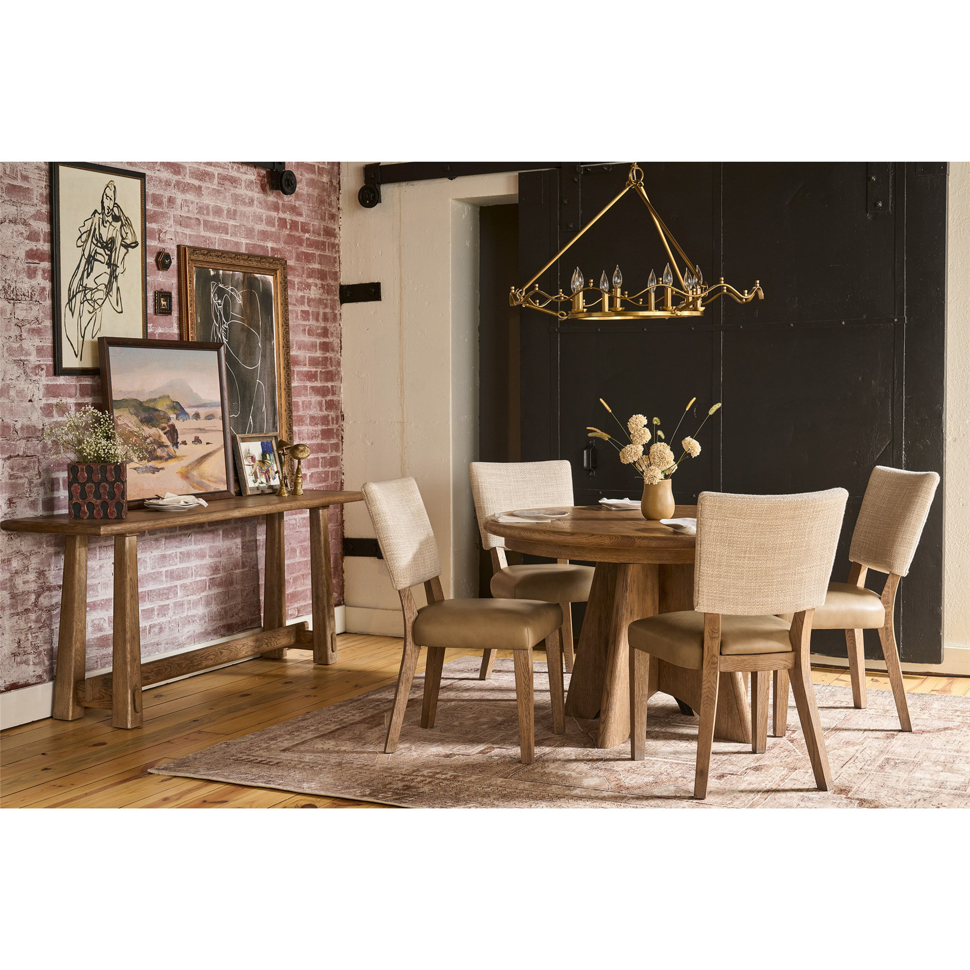 Hayes Round Extendable Dining Table, Sienna