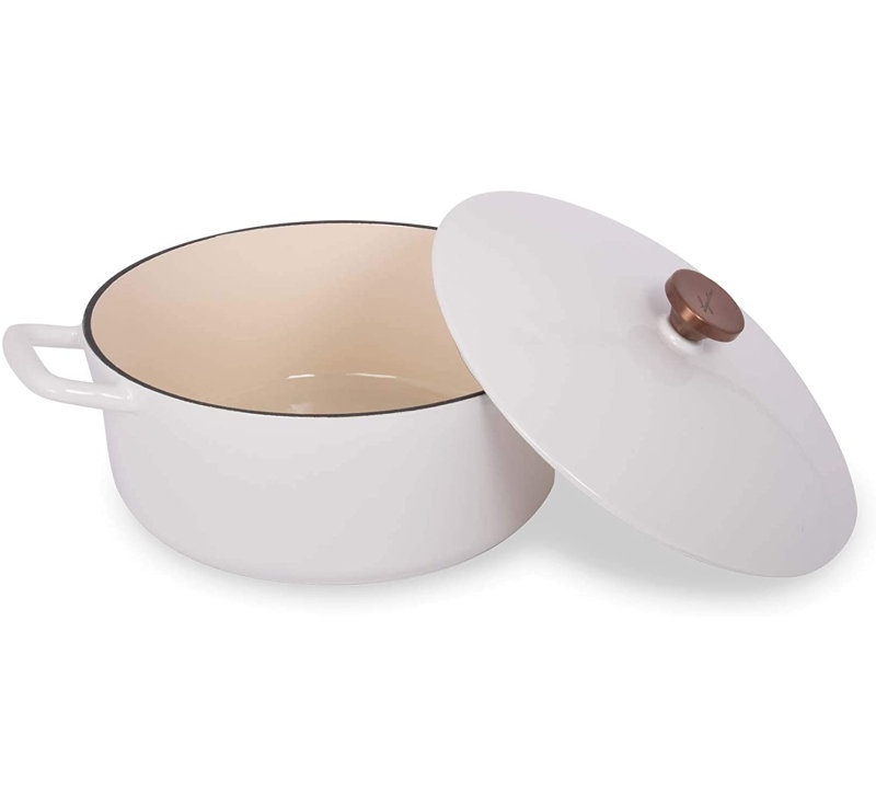 Fonte blanche avec bouton en bronze