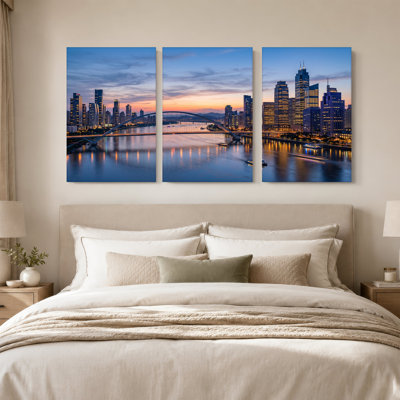 "Modern City Skyline at Dusk" avec pont en arche, ensemble de 3 toiles