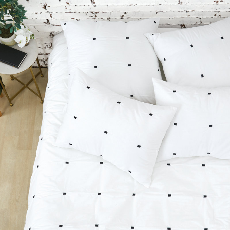 Dot Embroidery White/Black Cotton Reversible Quilt, Twin Quilt