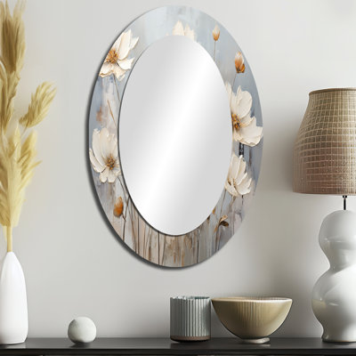 Miroir mural blanc traditionnel sur fond blanc