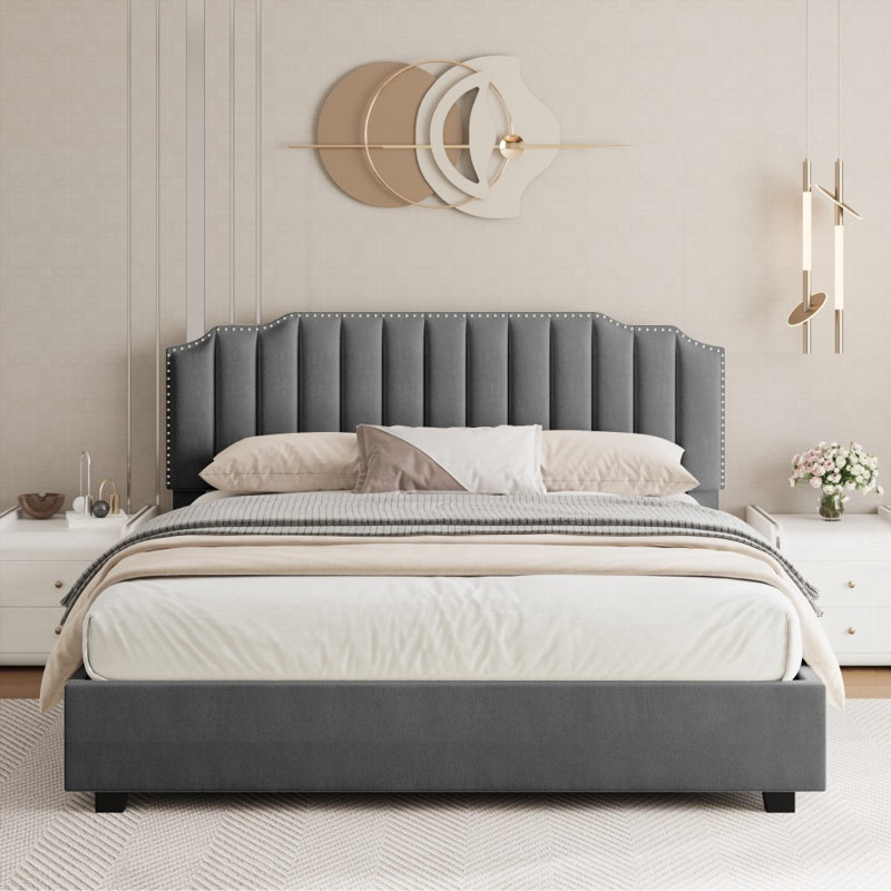 Grand lit tapissier en velours gris, construction en bois, grand lit de rangement pour structure