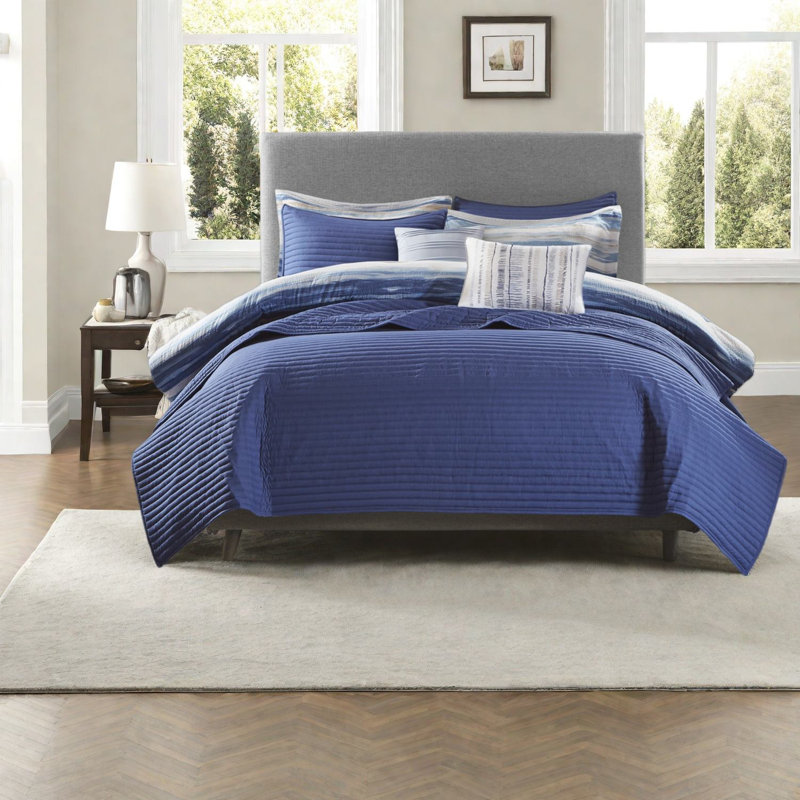 Comfortable 8-piece Seersucker Bedding Set, Blue Polyester, Modern Bedroom Decor