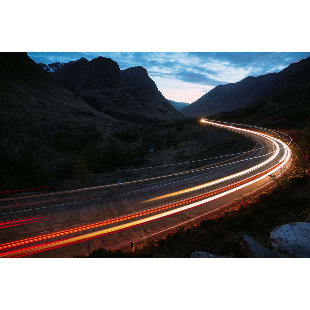 Light Trails Left By Cars von LeoPatrizi - Drucken