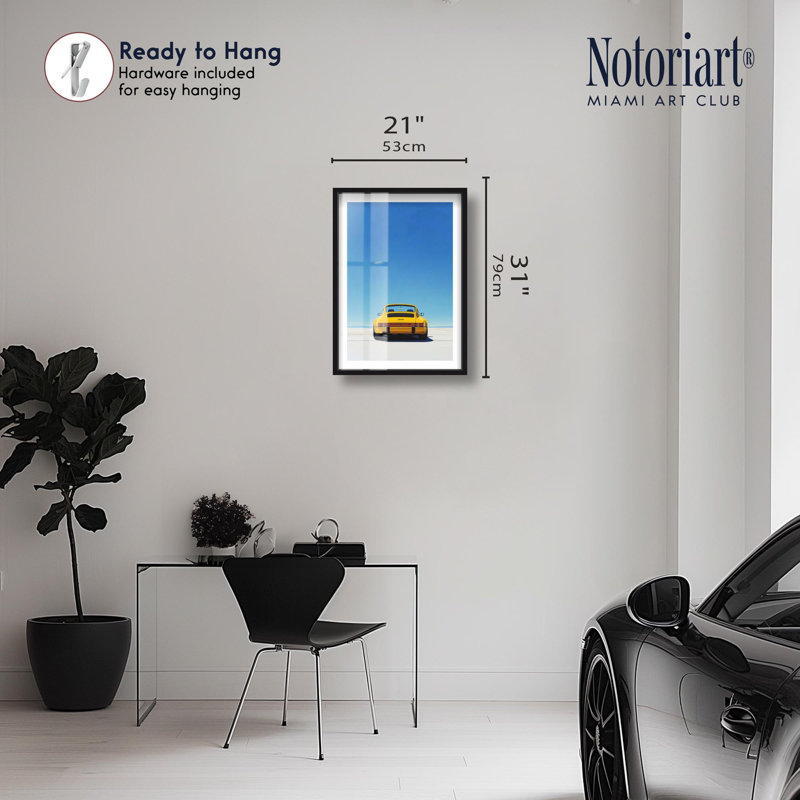 «Yellow Car Shadowbox» par Notoriart, H 31 po x l 21 po, Noir