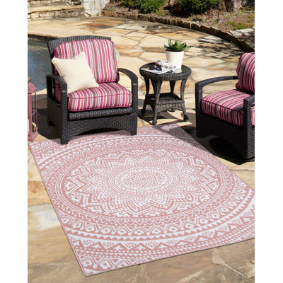 Daizhaun Floral Indoor / Outdoor Rug