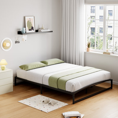 Base de lit basse pleine grandeur - plateforme en métal robuste de 10 pouces, sommier à matelas, aucun sommier requis, silencieux, noir
