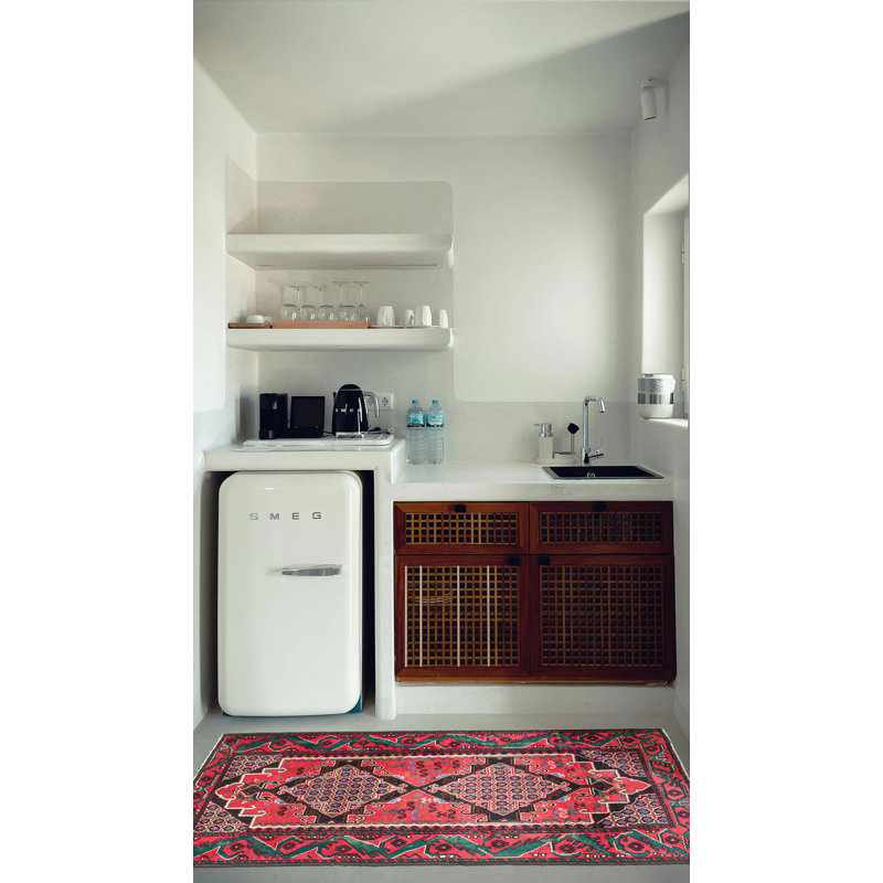 Tapis rouge Teimani 2 pi 8 po x 4 pi 8 po