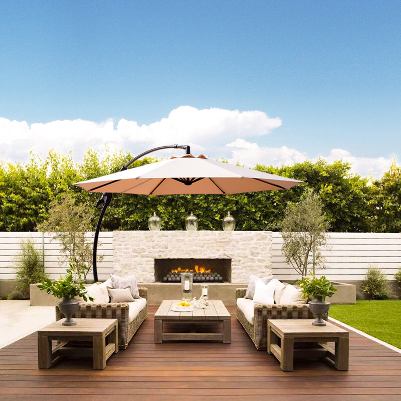 Parasol pivotant en aluminium décalé en porte-à-faux 11 pi avec base en croix Brice, Sable