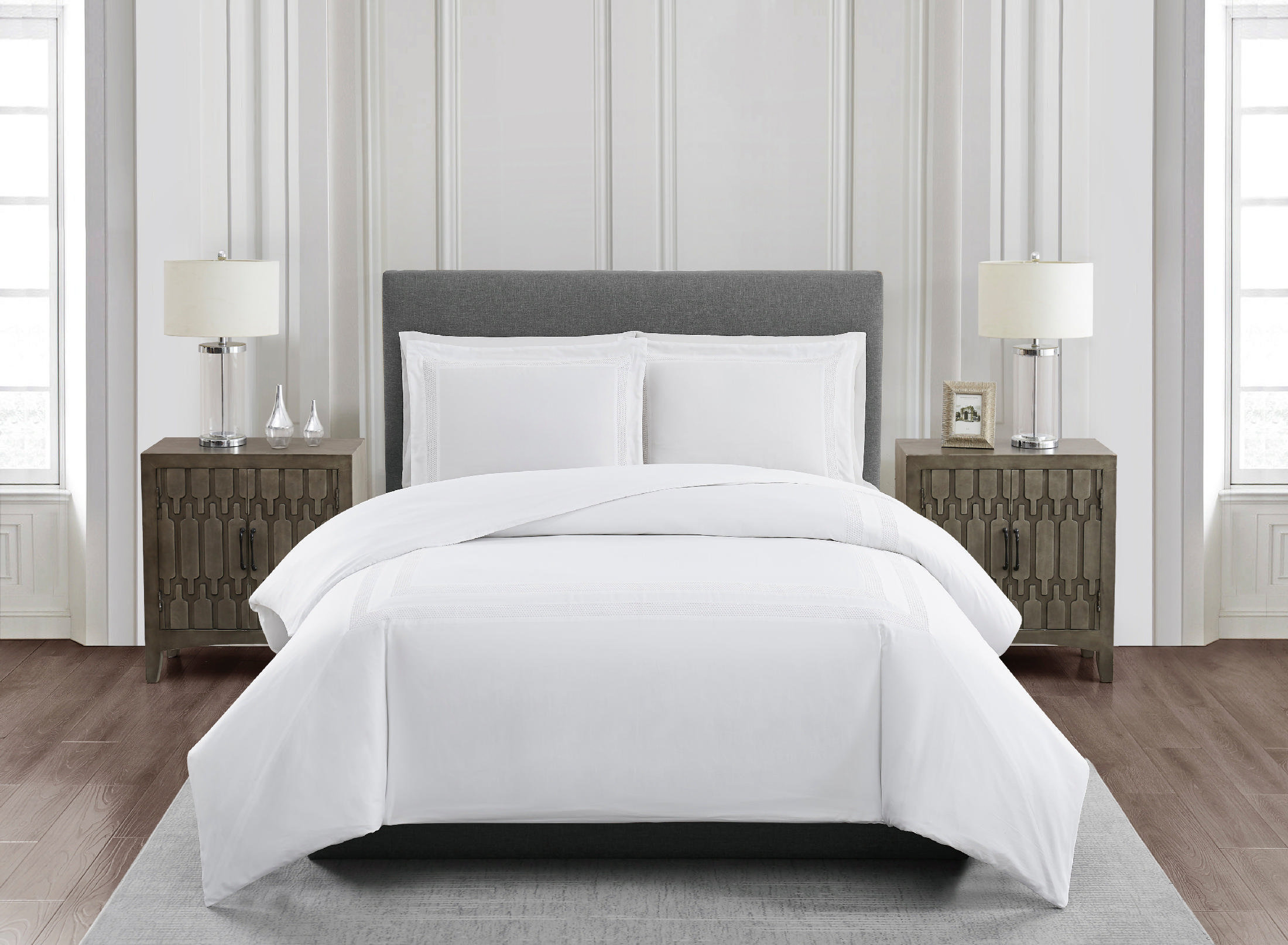 Whiteford Crest Black Bedding Set main image 1