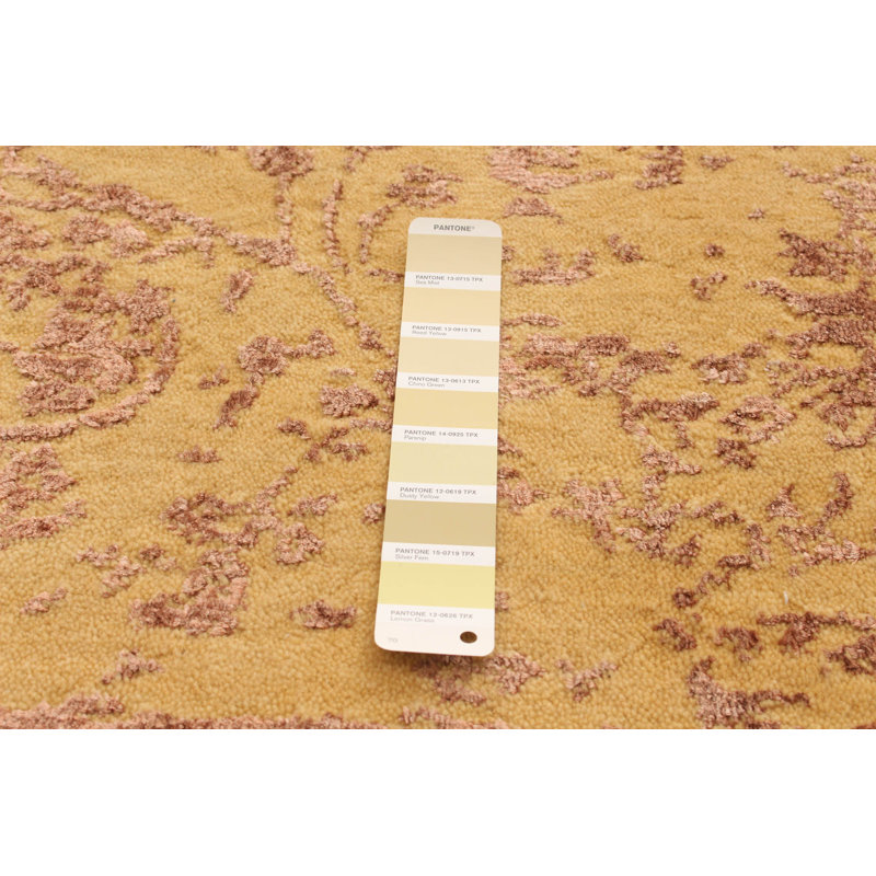 Tapis oriental doré foncé noué à la main Massie