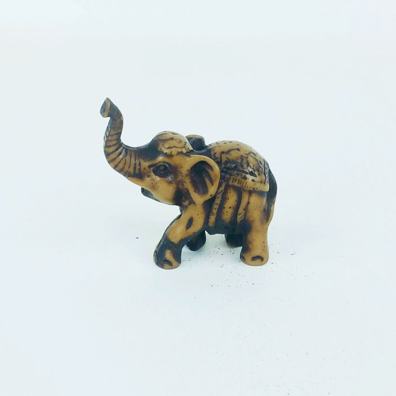 Figurine éléphant en résine