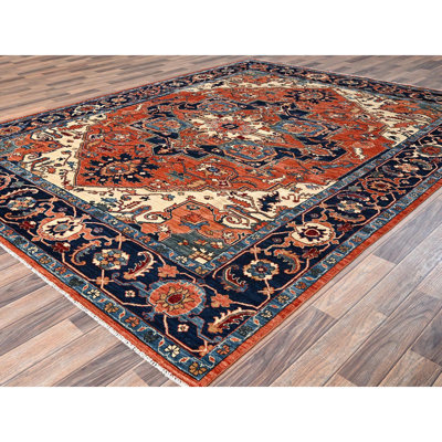 Tapis orange rouille 8 pi x 10 pi 10 po, motif Serapi Heriz avec grand médaillon, collection Aryana, colorants végétaux, laine de haute montagne, noué à la main, velours doux, tissage dense, tapis oriental
