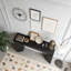 Console en bois avec canapé et couloir