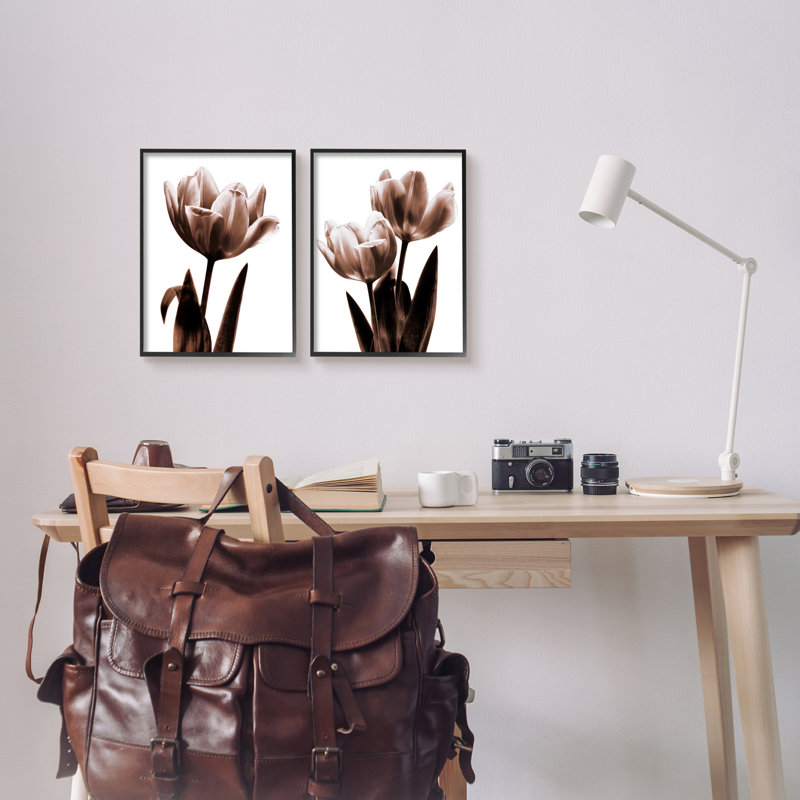 "Modern Tulip Silhouettes" 2 pièces par Caroline Kelly, H 14 po x l 22 po x P 1,5 po, Giclée encadrée noir minuit