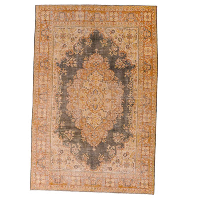 Tapis tribal unique en son genre