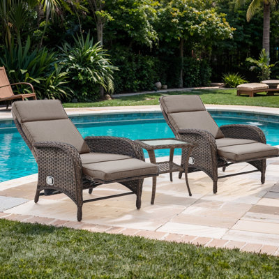 Ensemble de chaise longue d'extérieur Valierius avec table d'appoint pour piscine, patio et terrasse
