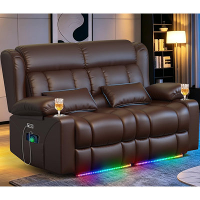 Canapé deux places inclinable électrique haut de gamme, revêtu de similicuir moderne, avec port USB et porte-gobelets, idéal pour le home cinéma.