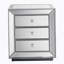 Armoire à trois tiroirs avec finition miroir en perles
