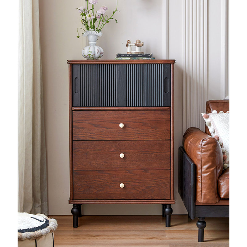 Commode élégante en chêne rouge, style intemporel
