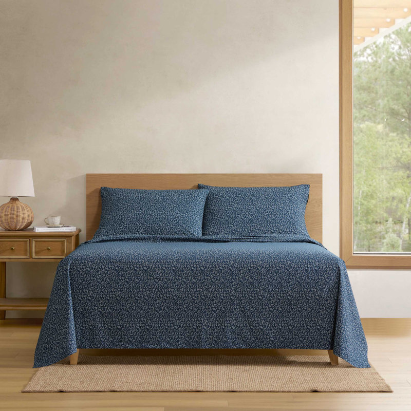 Eddie Bauer Solid Ultra Soft Plush Fleece Reversible Blanket, Ensemble de draps pour grand lit avec 2 taies d'or