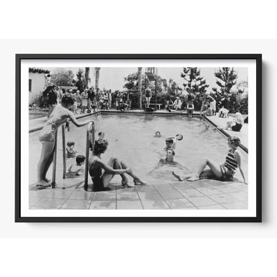 «The First Pool Party», reproduction de photo sur papier