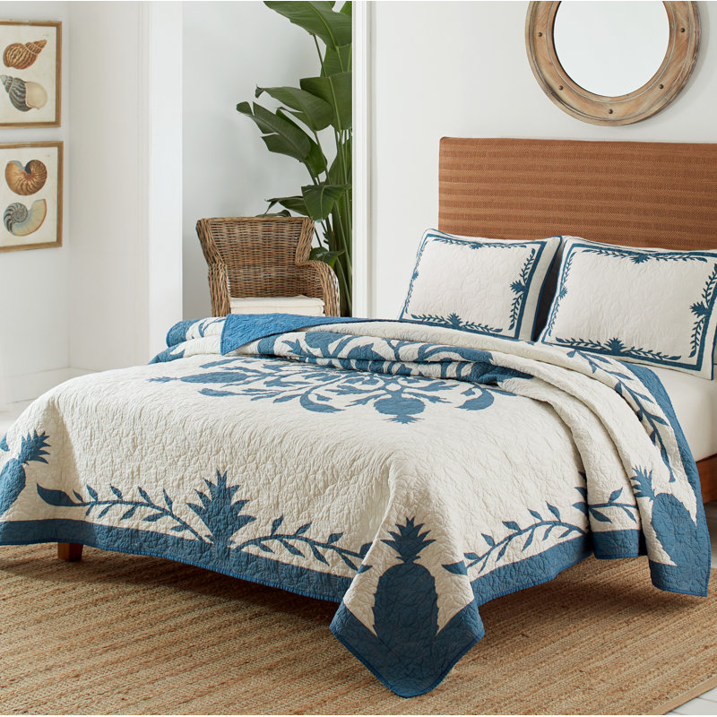 Aloha Pineapple Blue Cotton Reversible Traditional Quilt, King Quilt