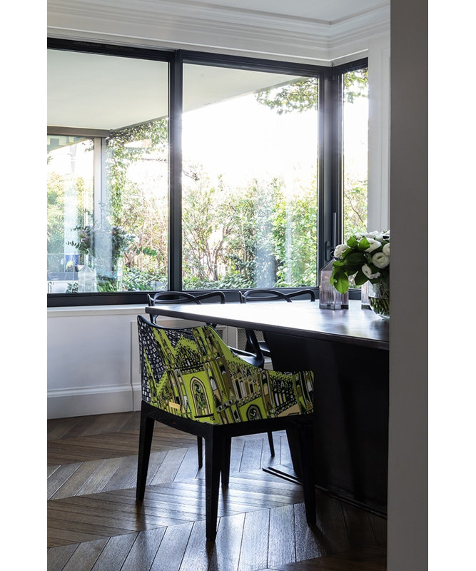 Madame Chair, Rome/Crystal