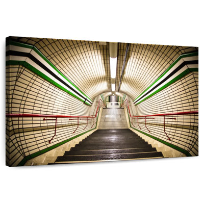 Lilie Subway Staircase