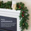 Guirlande de Noël pré-éclairée à piles de 9 pi pour escalier, décoration de fêtes traditionnelle avec 50 lumières DEL 2-en-1