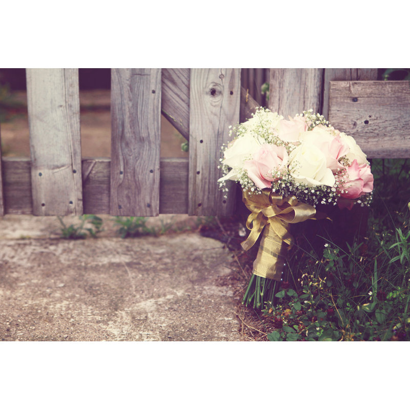 Bouquet de mariage de roses par Lindayolanda, H 12 po x l 18 po